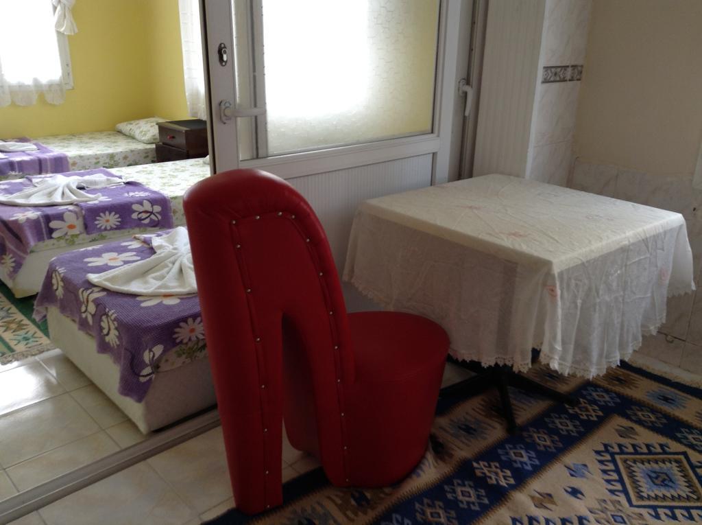 Nur Pension セルチュク 部屋 写真