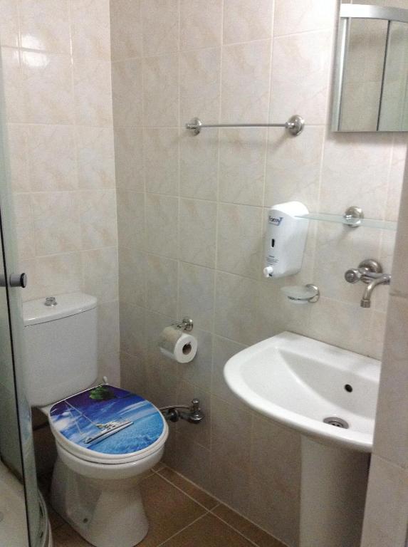 Nur Pension セルチュク 部屋 写真